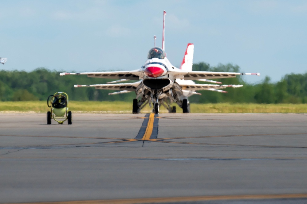 2024 Columbus Air Show heats up the skies