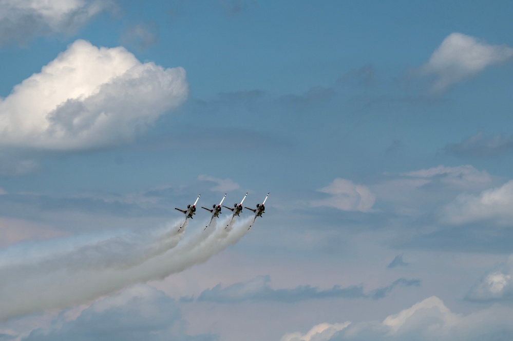 2024 Columbus Air Show heats up the skies