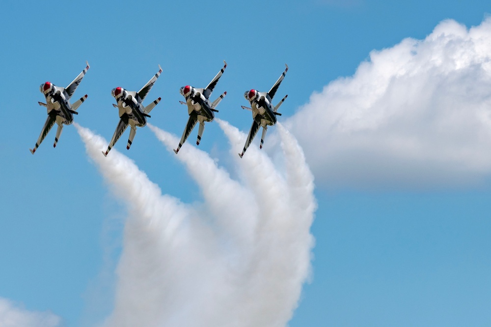 2024 Columbus Air Show heats up the skies