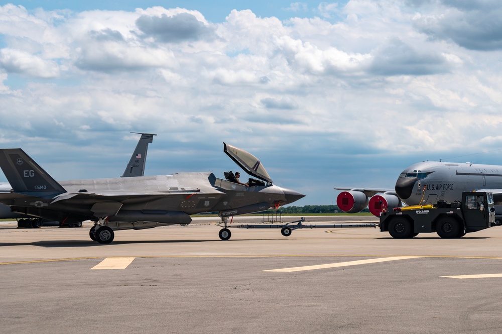 2024 Columbus Air Show heats up the skies