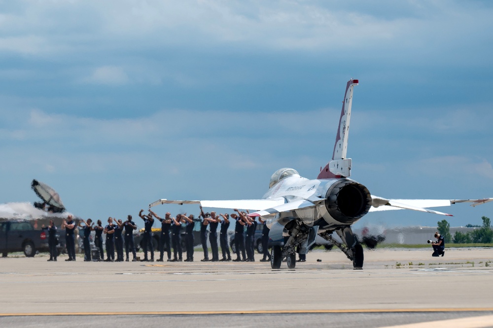 2024 Columbus Air Show heats up the skies