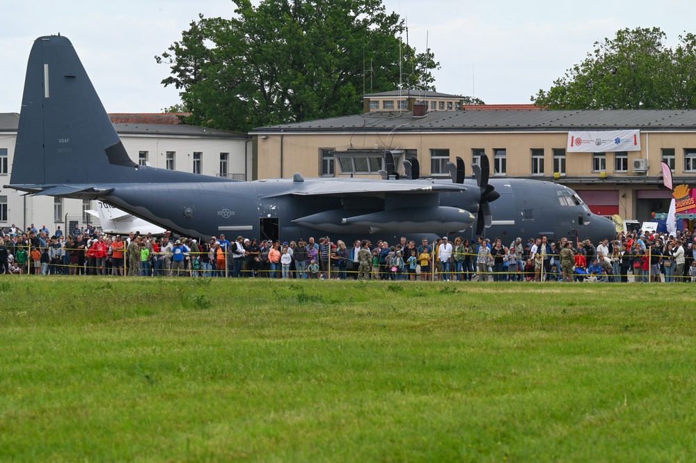 352d SOW participates in the 75th Anniversary of the Berlin Airlift
