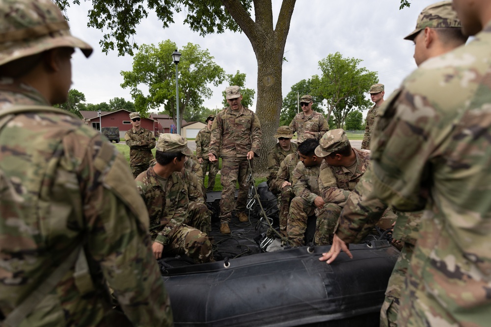 Iowa National Guard Soldiers Conduct Zodiac Inflatable Boat Operations Training