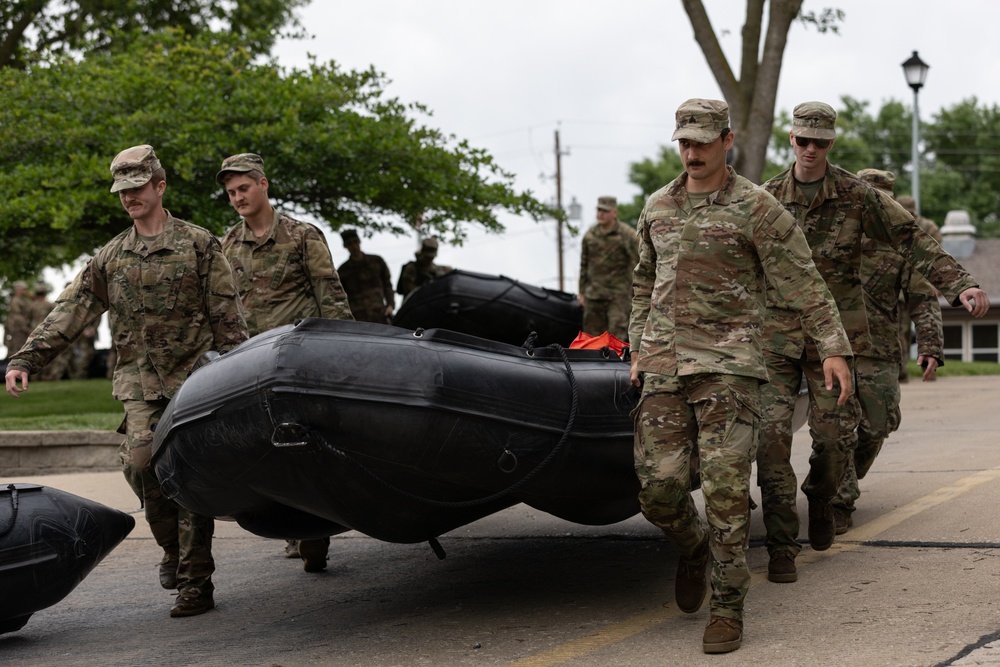 Iowa National Guard Soldiers Conduct Zodiac Inflatable Boat Operations Training