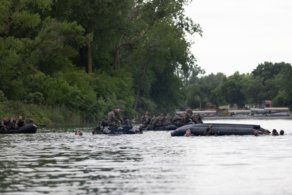 Iowa National Guard Soldiers Conduct Zodiac Inflatable Boat Operations Training