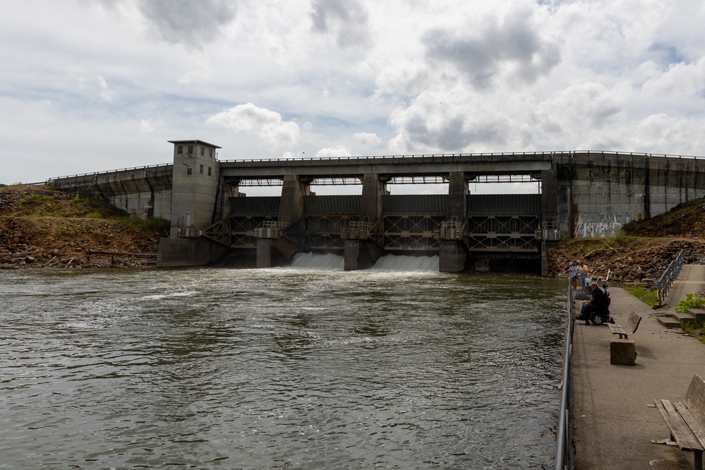 Reregulation Dam on Carters Lake