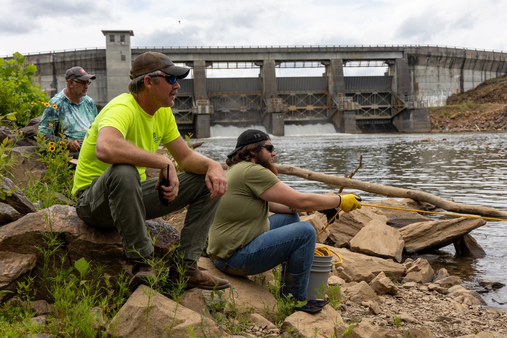 DVIDS - Images - USACE Team Monitors Water Flow at Reregulation Dam ...