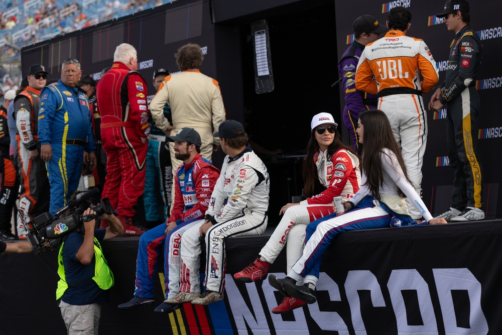 Iowa National Guard Honor Guard presented the colors at the ARCA Menards Series Race