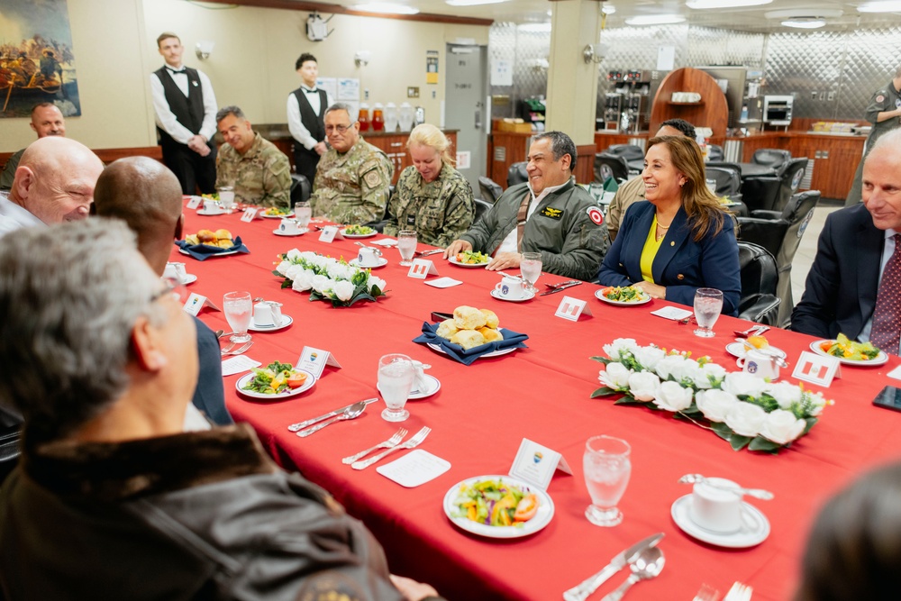 George Washington Conducts a Bilateral Engagement with the Peruvian Navy