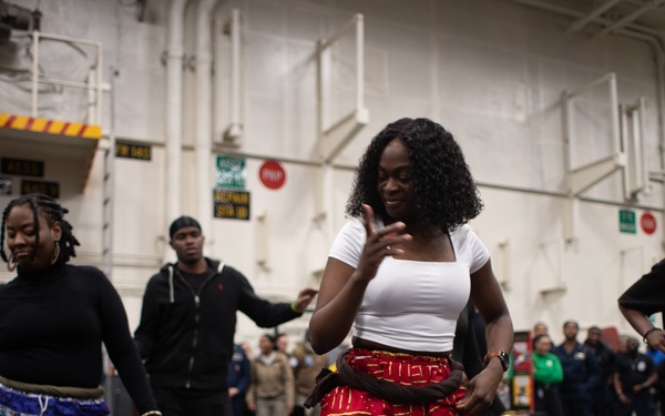 Sailors Perform in Juneteenth Event