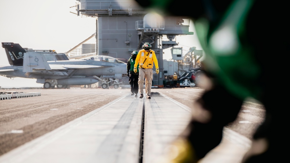 George Washington Conducts a Bilateral Engagement with the Peruvian Navy