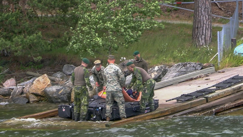CLB-8 Performs Casualty Evacuations with Swedish Marines and Sailors