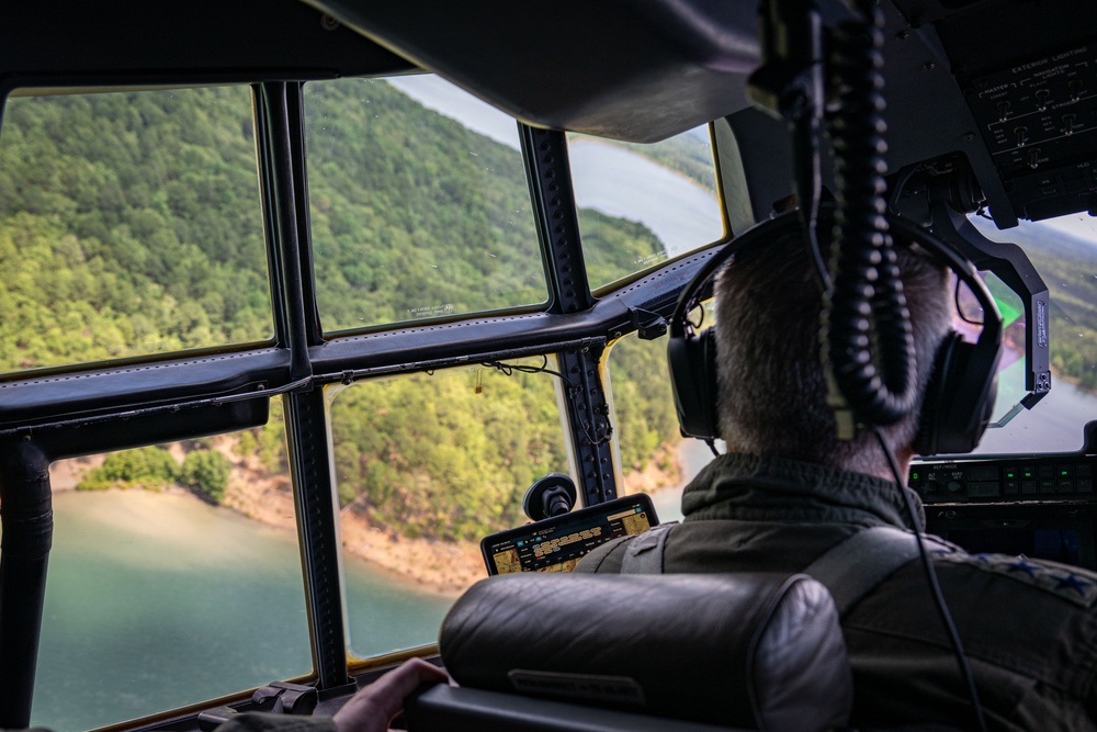 Gen. Minihan takes final flight in C-130, Team Little Rock