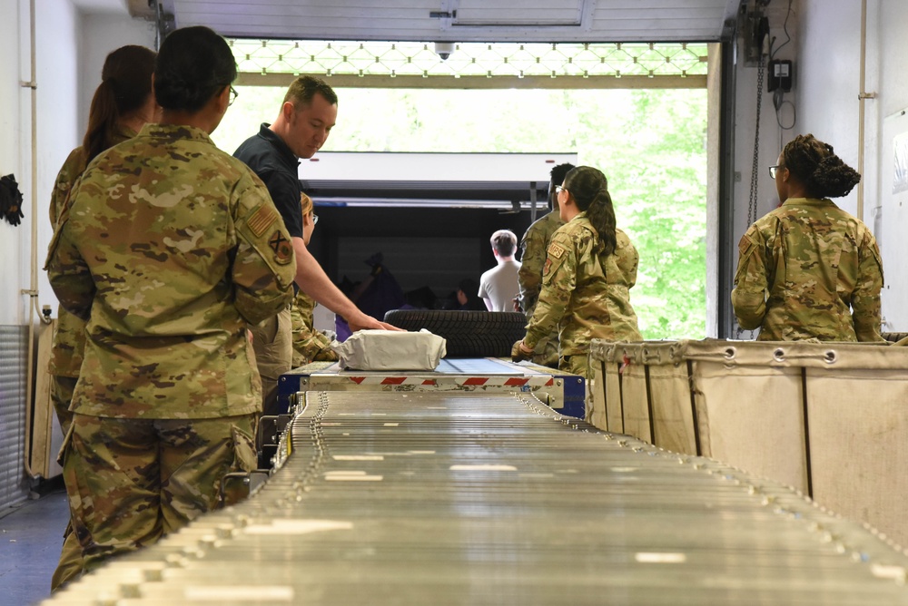 117th FSS works at Northside Post Office