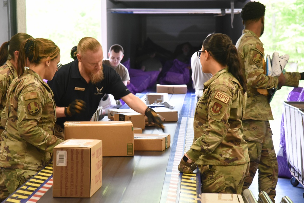 117th FSS works at Northside Post Office