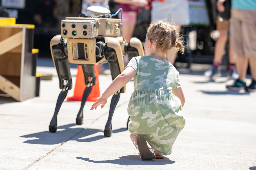 DEVCOM’s robot dog makes an appearance at Army’s 249th birthday