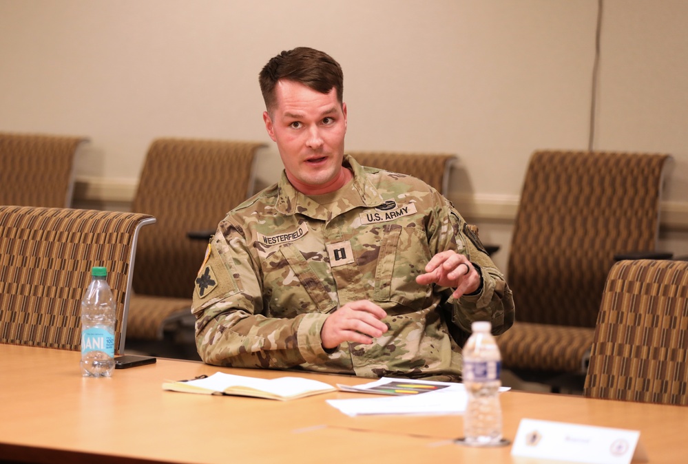 Ninth Command Chief Warrant Officer of the U.S. Army Reserve Command visits HRC