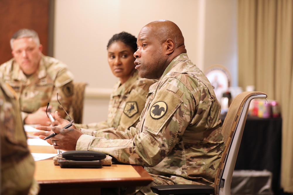 Ninth Command Chief Warrant Officer of the U.S. Army Reserve Command visits HRC