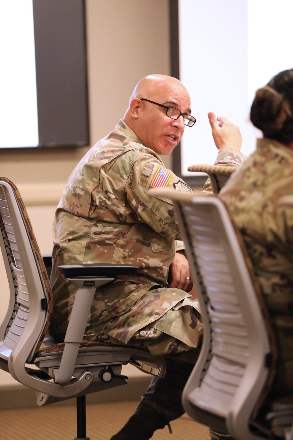 Ninth Command Chief Warrant Officer of the U.S. Army Reserve Command visits HRC