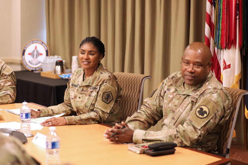 Ninth Command Chief Warrant Officer of the U.S. Army Reserve Command visits HRC