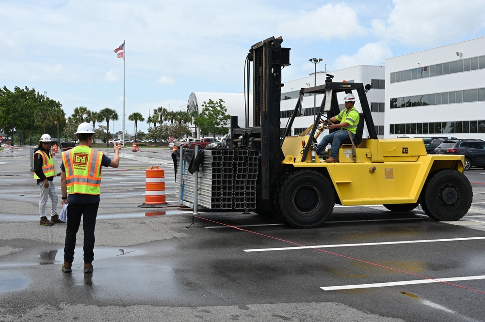 Corps of Engineers New Orleans District holds floodwall installation exercise