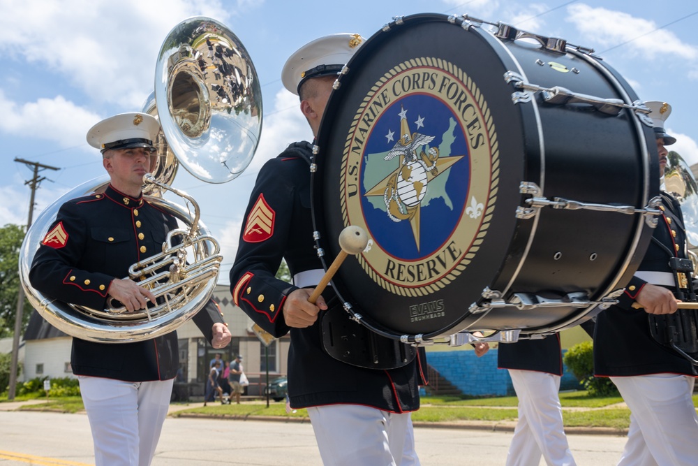 Marine Forces Reserve Band performs at Winona Steamboat Days