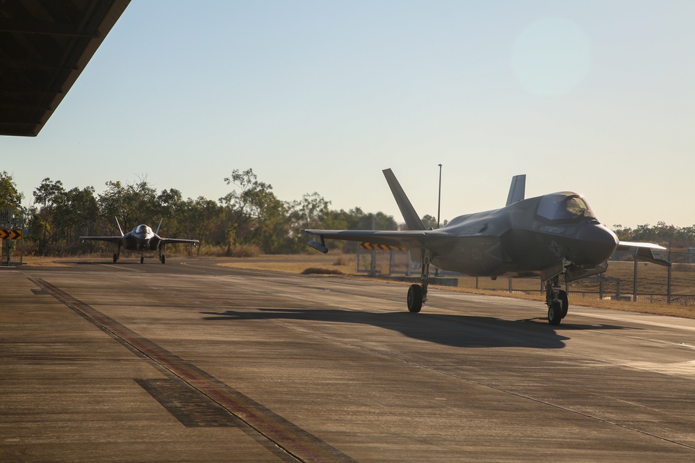 VMFA-214 Black Sheep return to Australia from MASA 24