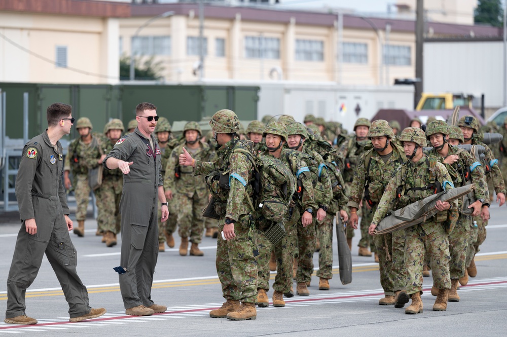 Yokota displays airlift proficiency during Valiant Shield 24