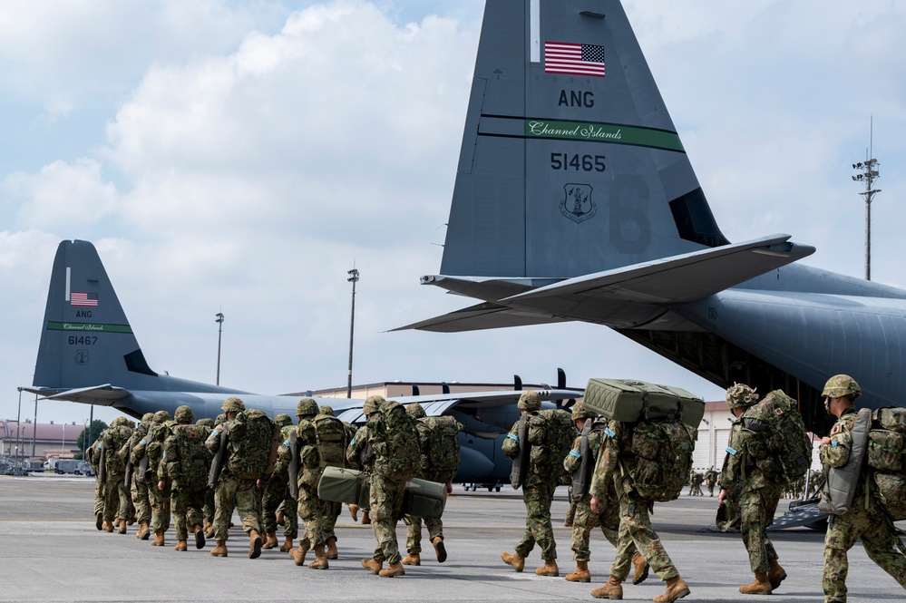 Yokota displays airlift proficiency during Valiant Shield 24