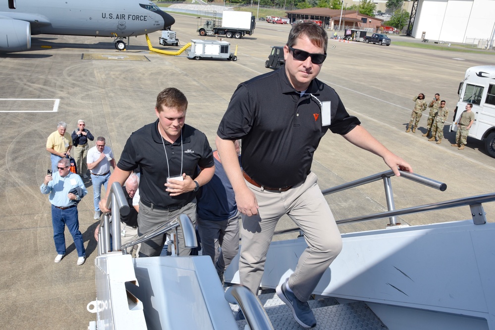 Local business leaders fly in refueling mission