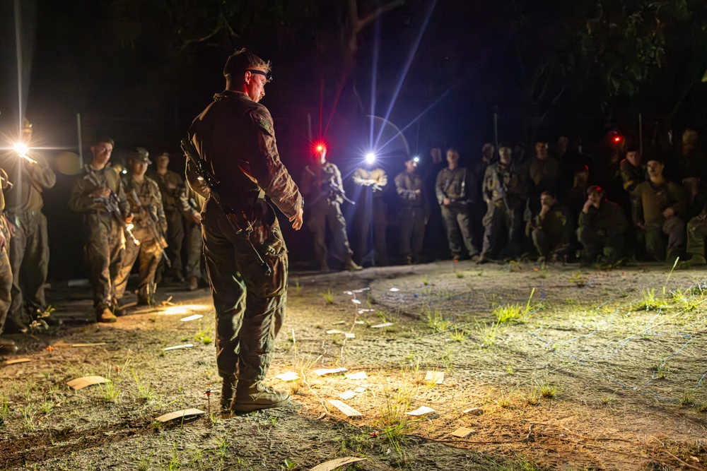 MRF-D 24.3: Marines with Fox Co., 2nd Bn., 5th Marines (Rein.) rehearse platoon operations in Tully