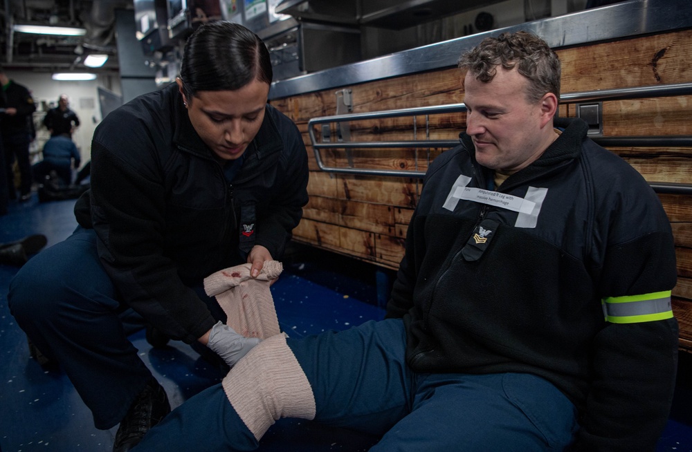 Sailoes participate in Medical Drill