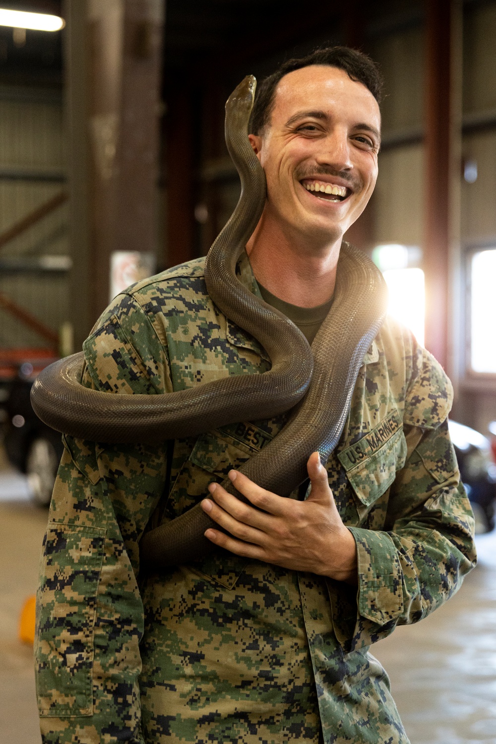 MRF-D 24.3: U.S. Sailors participate in snake handling course