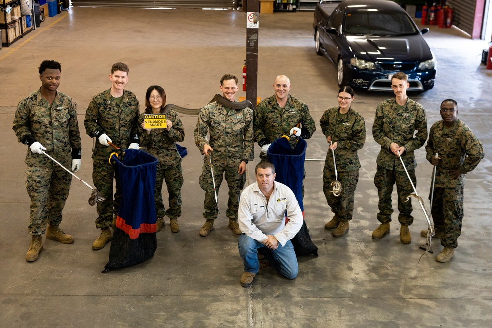 MRF-D 24.3: U.S. Sailors participate in snake handling course