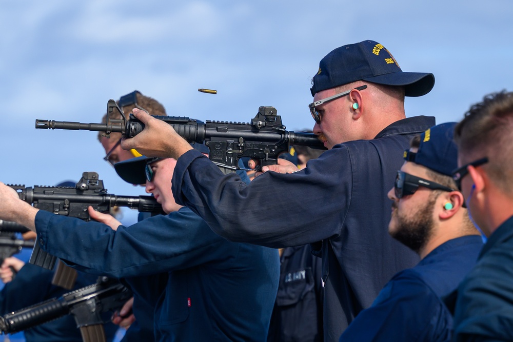 M4 Qualifications onboard USS Curtis Wilbur (DDG 54)