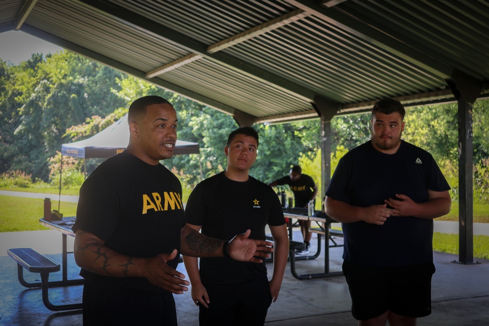 Knoxville Recruiting Company June Future Soldier Event