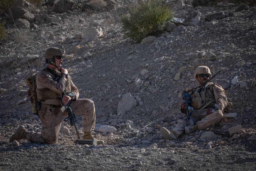 U.S. Reserve Marines with 3/25 execute range 400