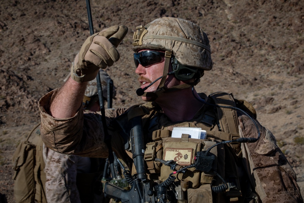 U.S. Reserve Marines with 3/25 execute range 400