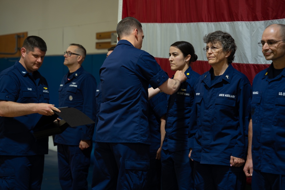 Base Seattle, 13th District members recognized for exemplary service during Sitka MH-60 mishap