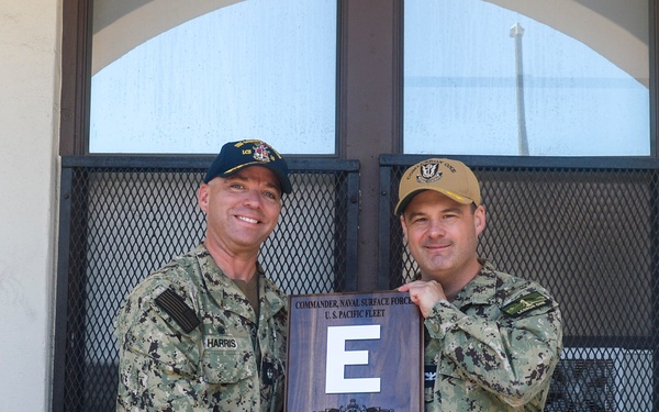 USS Gabrielle Giffords (LCS 10) Blue Crew Receives Battle E Award