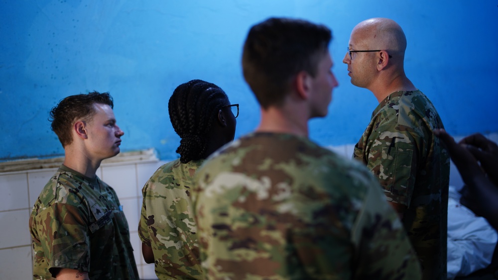 American and Chadian military emergency departments work together during medical exercise