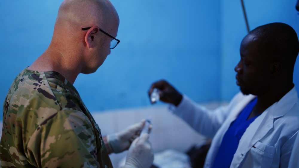 American and Chadian military emergency departments work together during medical exercise