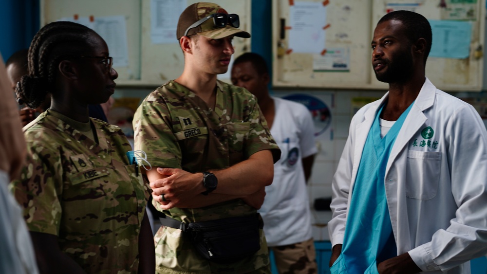 American and Chadian military emergency departments work together during medical exercise