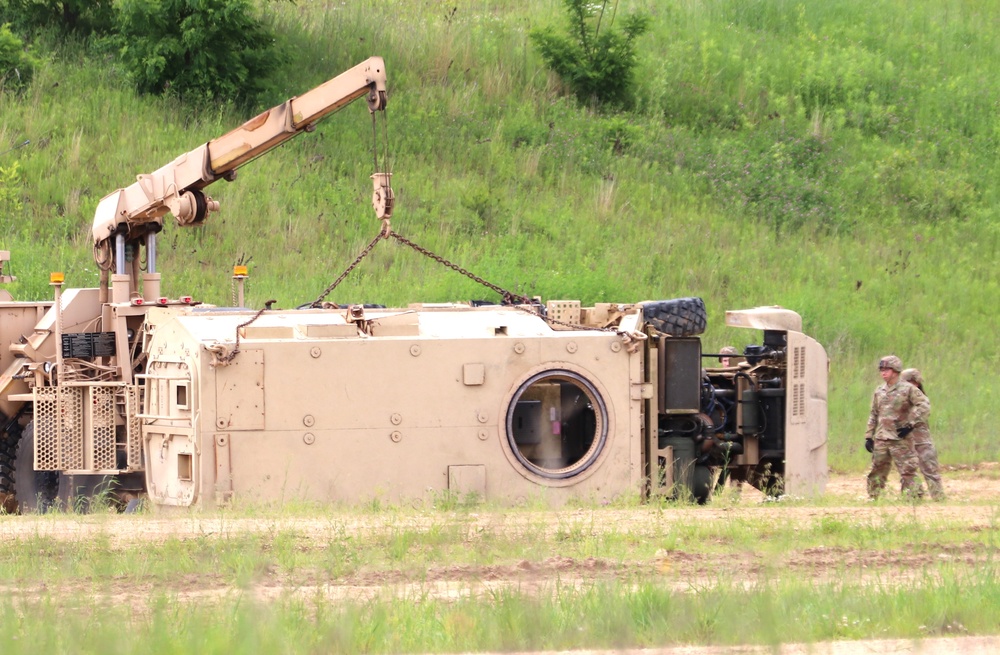 Wisconsin Guard Soldiers build military wrecker operating skills during Fort McCoy training