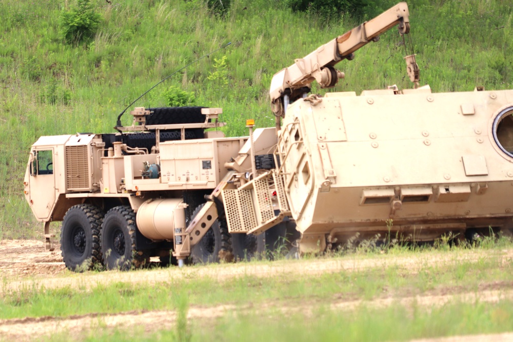 Wisconsin Guard Soldiers build military wrecker operating skills during Fort McCoy training