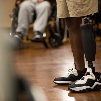 DoD Warrior Games Athletes Visit VA Community Living Center