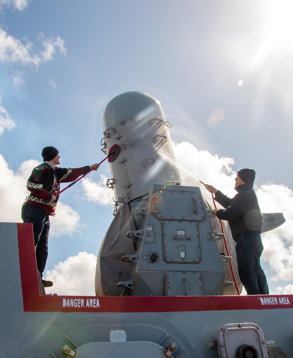 Sailors Clean Close In Weapons System