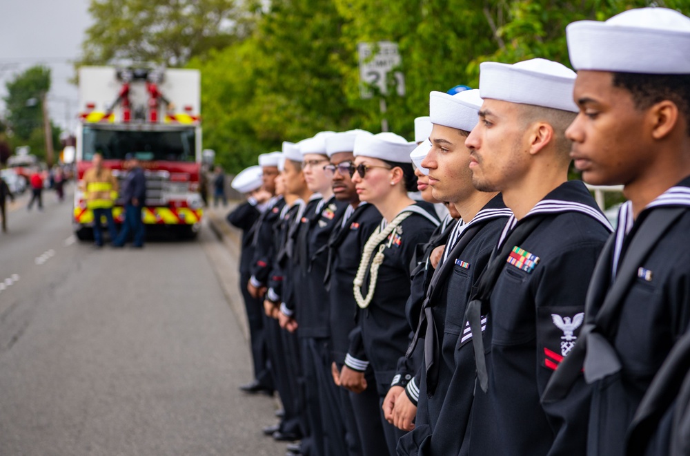 Sailors Take Part in Annual Armed Forces Day Festival