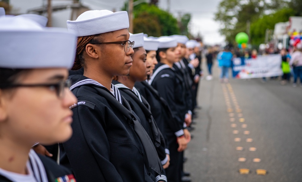 Sailors Take Part in Annual Armed Forces Day Festival