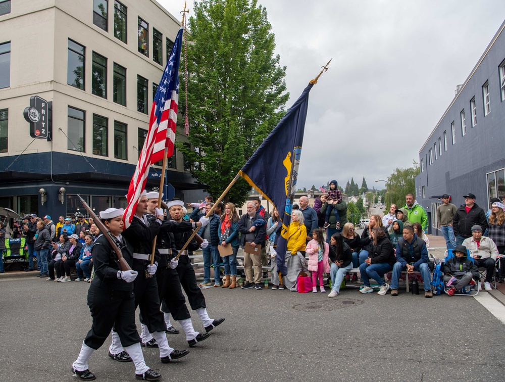 Sailors Take Part in Annual Armed Forces Day Festival